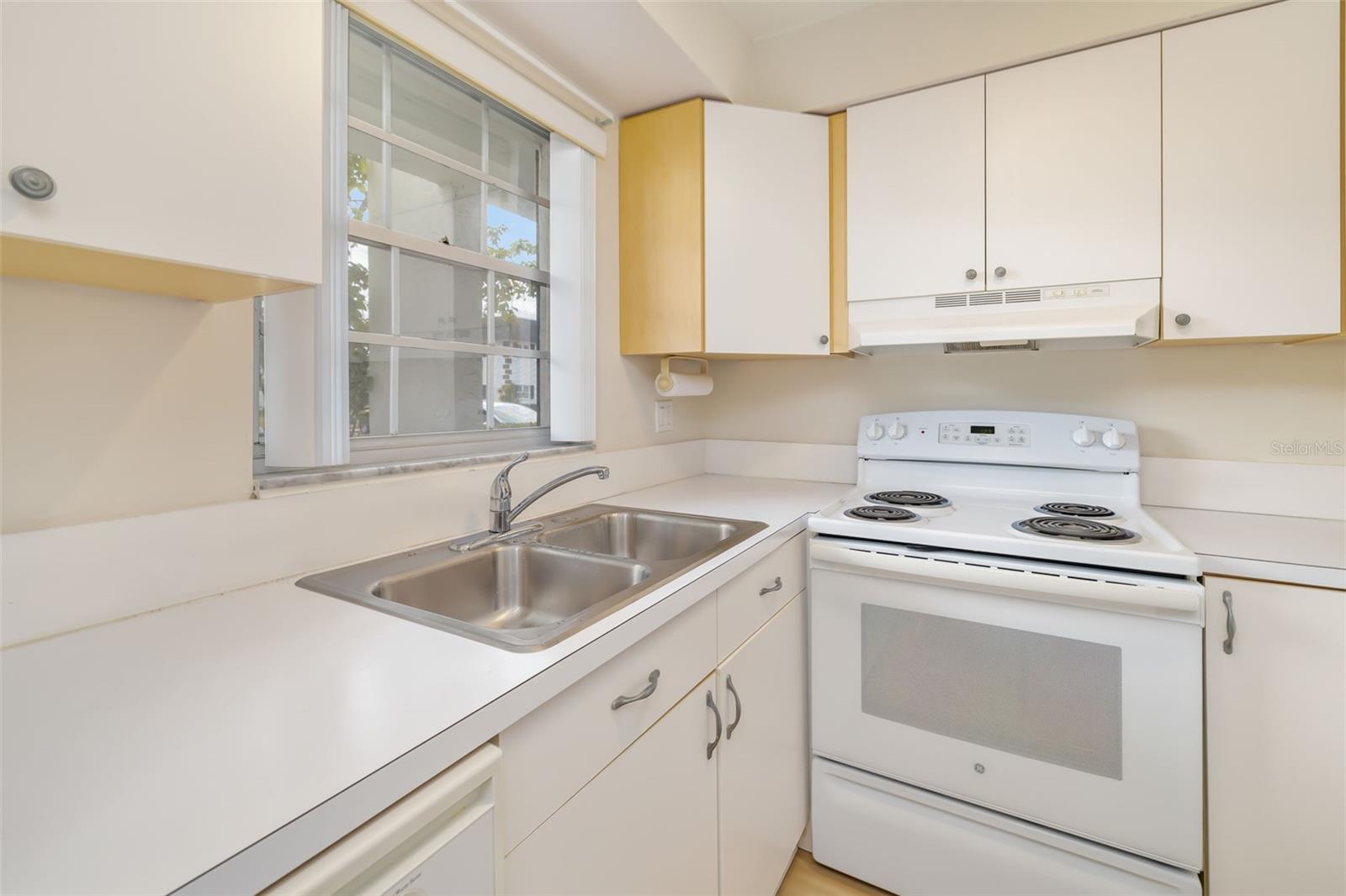 BURGUNDY UNIT ONE - Residential