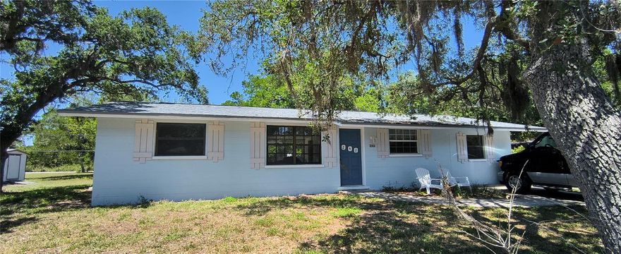 Affordable living,  own instead of rent! Ceramic tile throughout. Popular split floor plan. Roof is less then 5 years old.  A/C is 5 years old.
Less than 3 miles to Manasota Beach or take the South Venice Ferry to the South Venice Beach, Neighborhood Boat ramp is available for you.
No HOA so park your boat at the home. Easy to see!