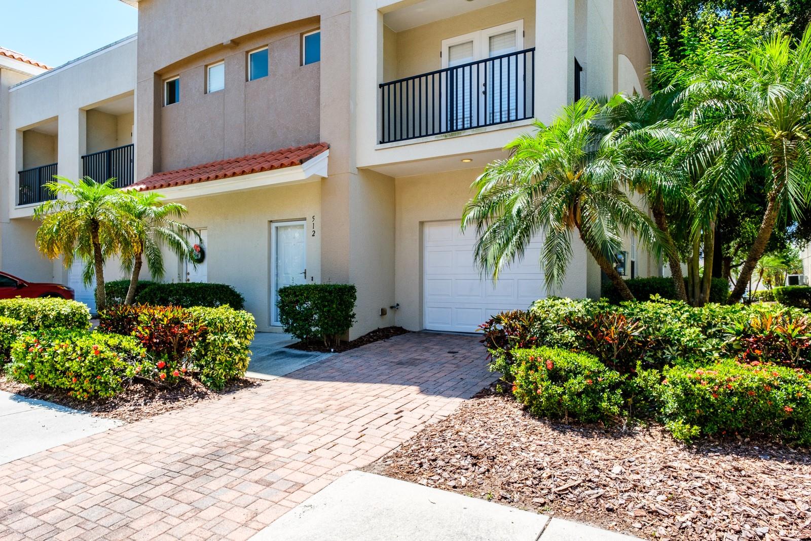 View ST PETERSBURG, FL 33702 townhome