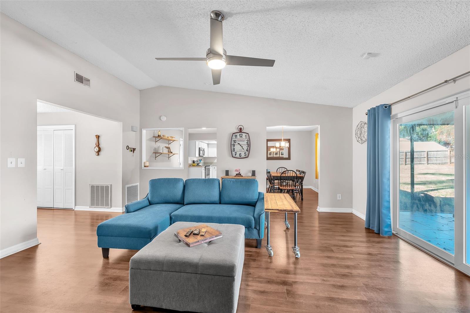 PARKWOOD MANOR 1ST ADDITION - Residential