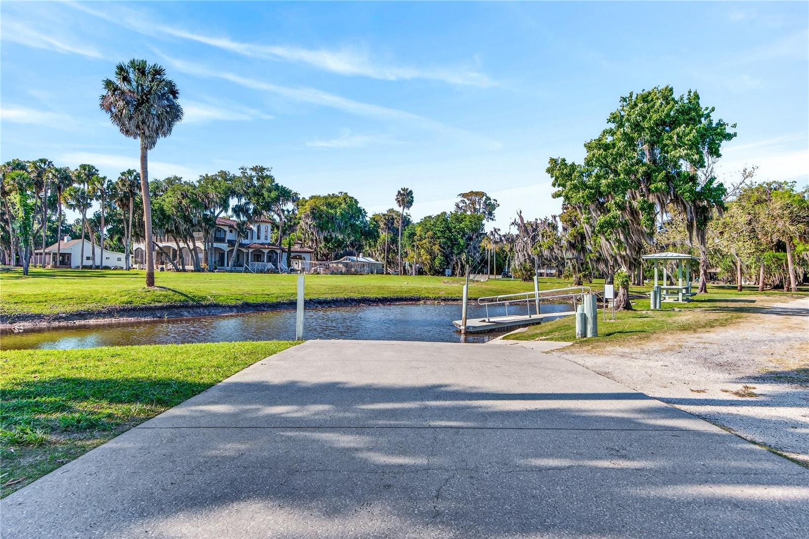 STONE ISLAND ESTATES - Residential