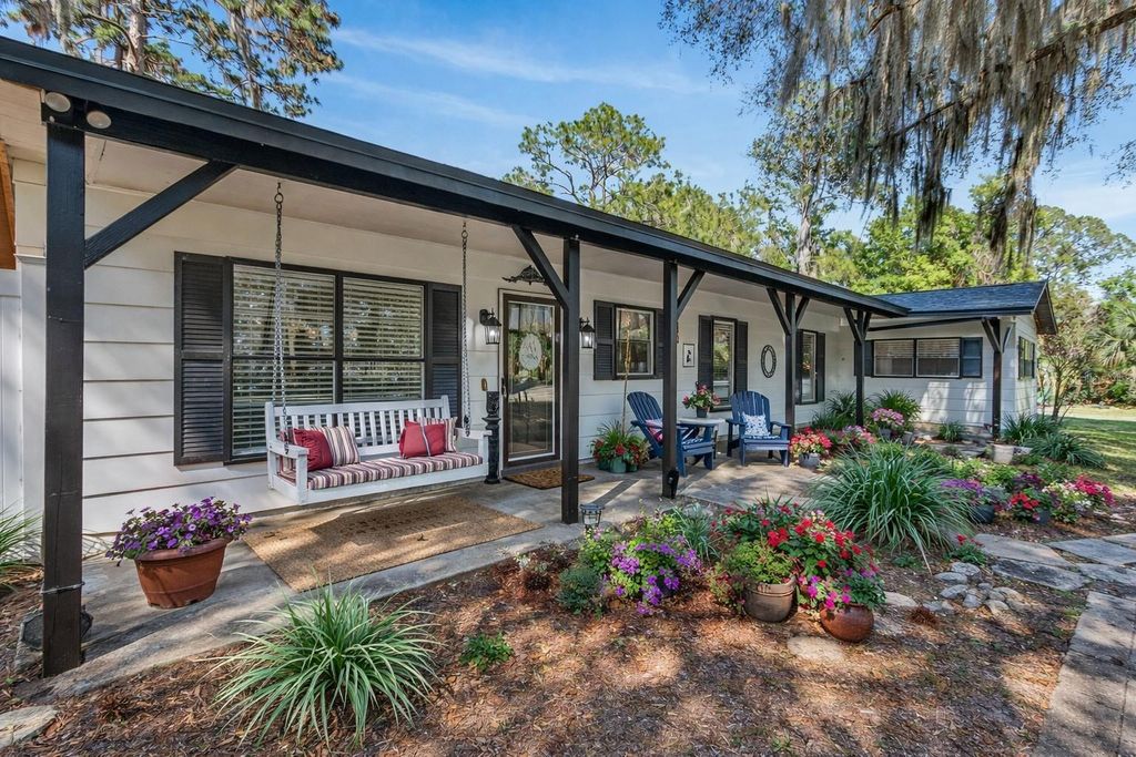 Photo of 424 Stone Island Road, Deltona, FL 32725 (MLS # O6389716)