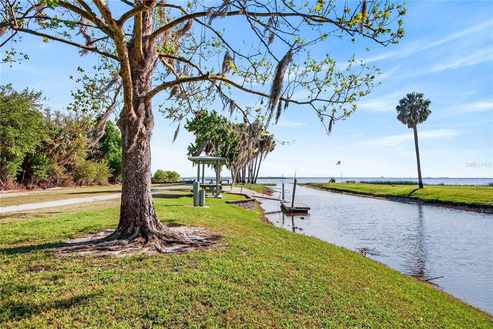 STONE ISLAND ESTATES - Residential