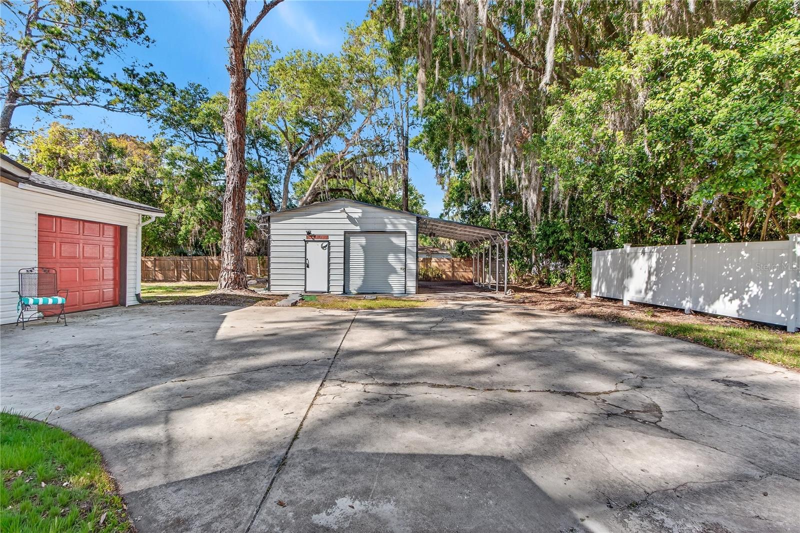 STONE ISLAND ESTATES - Residential