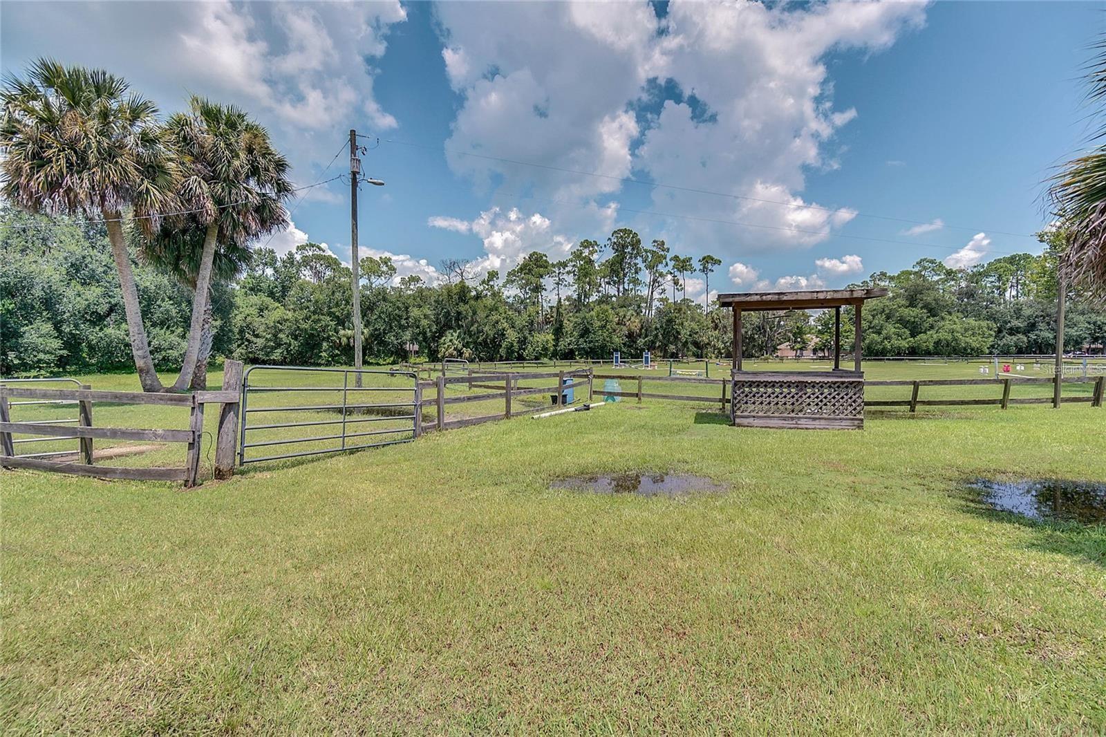 STONE ISLAND ESTATES - Residential