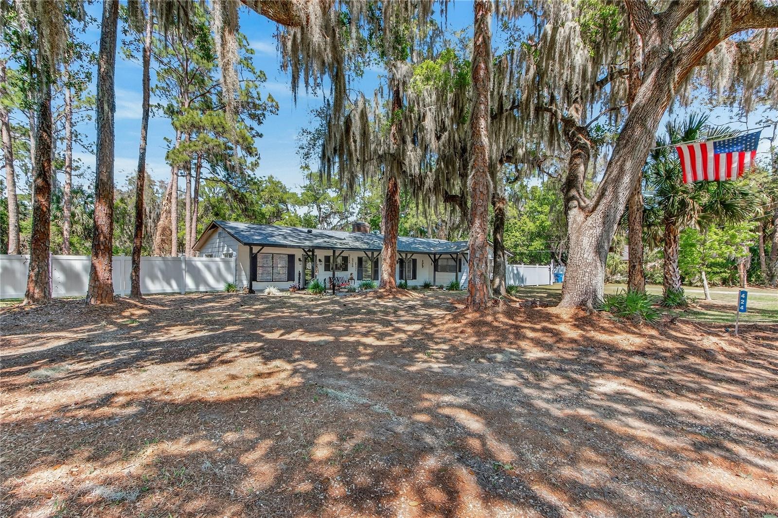 STONE ISLAND ESTATES - Residential