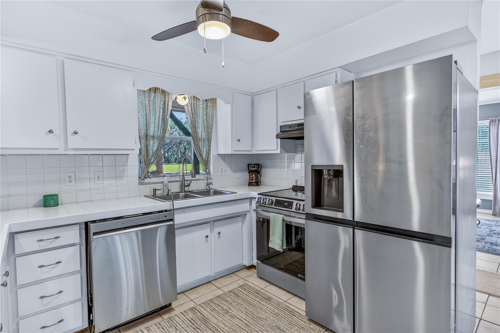 STONE ISLAND ESTATES - Residential