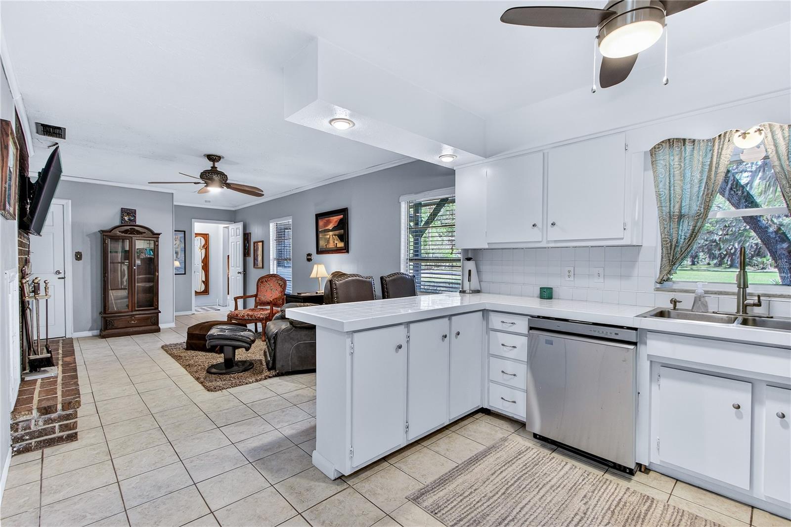 STONE ISLAND ESTATES - Residential