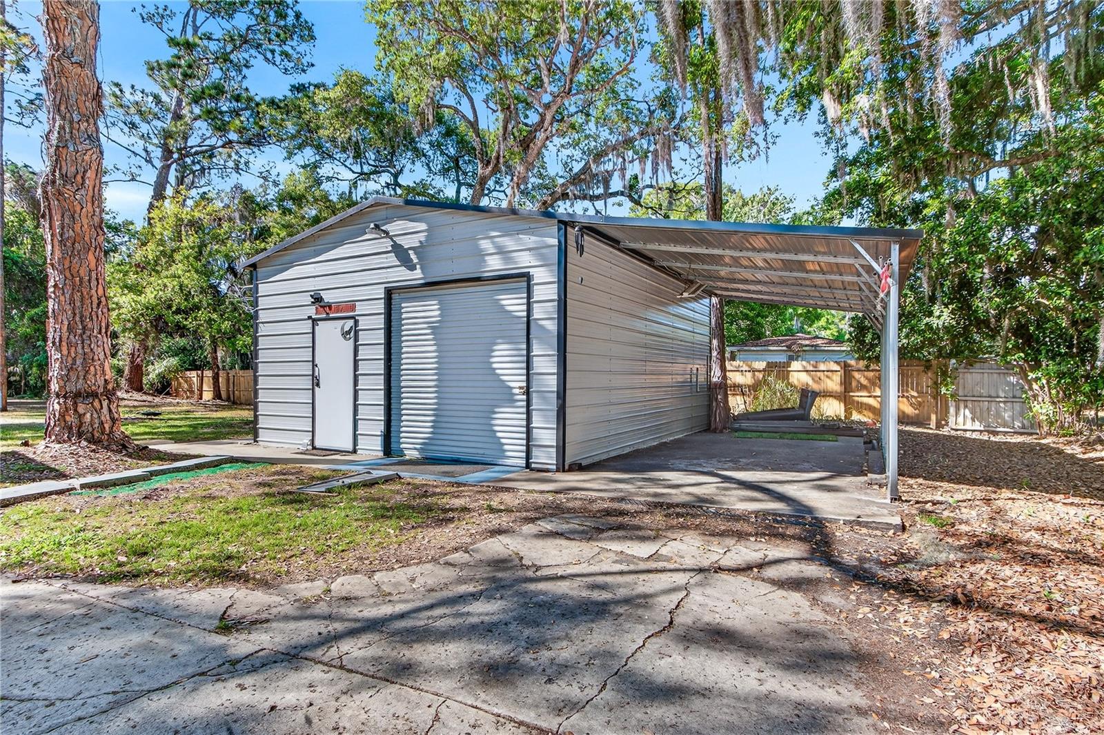 STONE ISLAND ESTATES - Residential