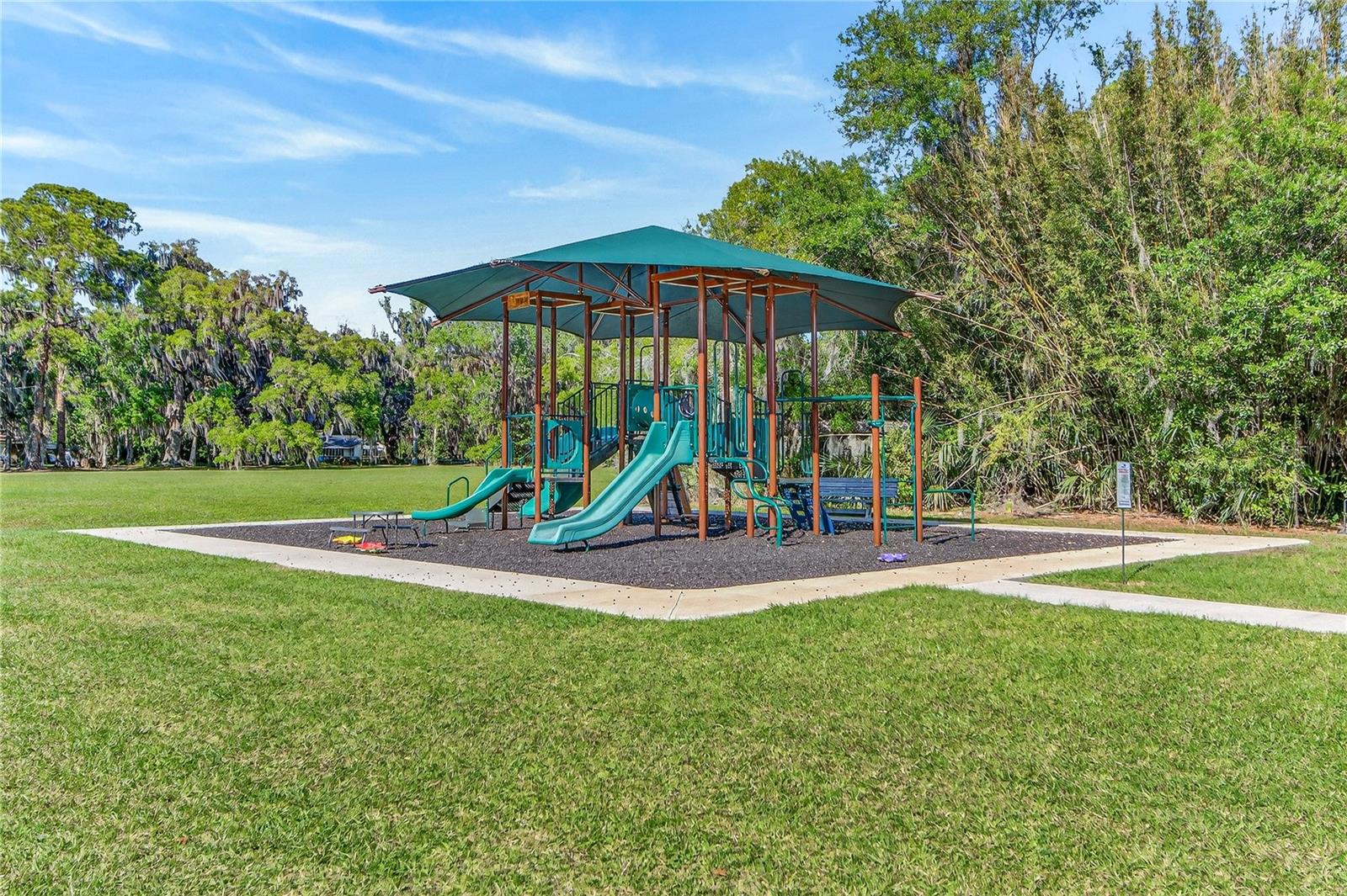 STONE ISLAND ESTATES - Residential