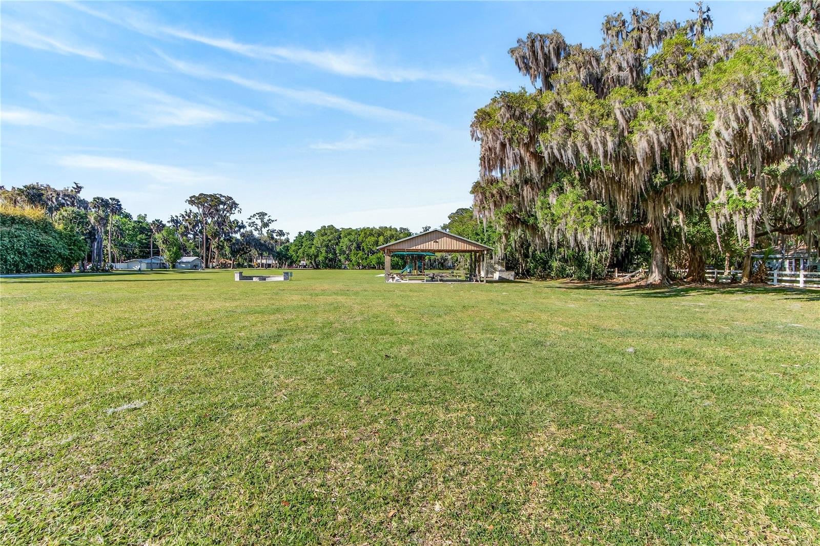 STONE ISLAND ESTATES - Residential