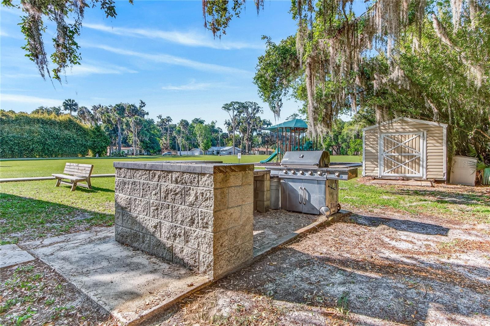 STONE ISLAND ESTATES - Residential