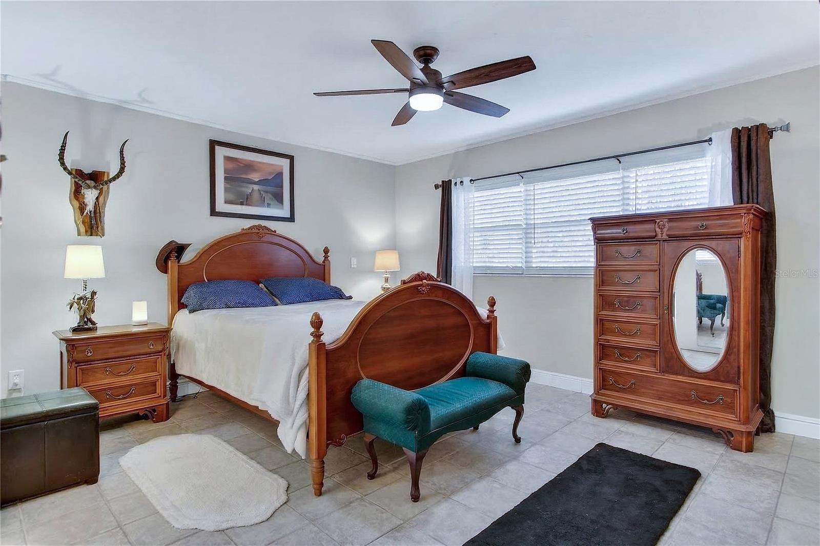 STONE ISLAND ESTATES - Residential