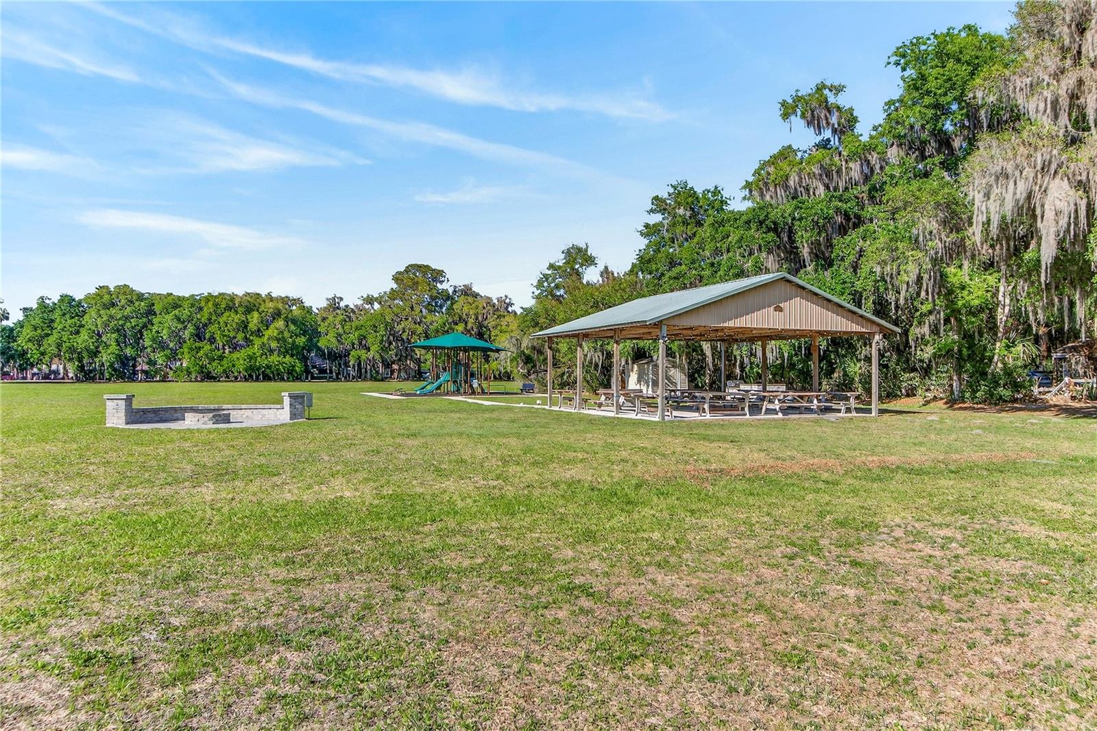 STONE ISLAND ESTATES - Residential