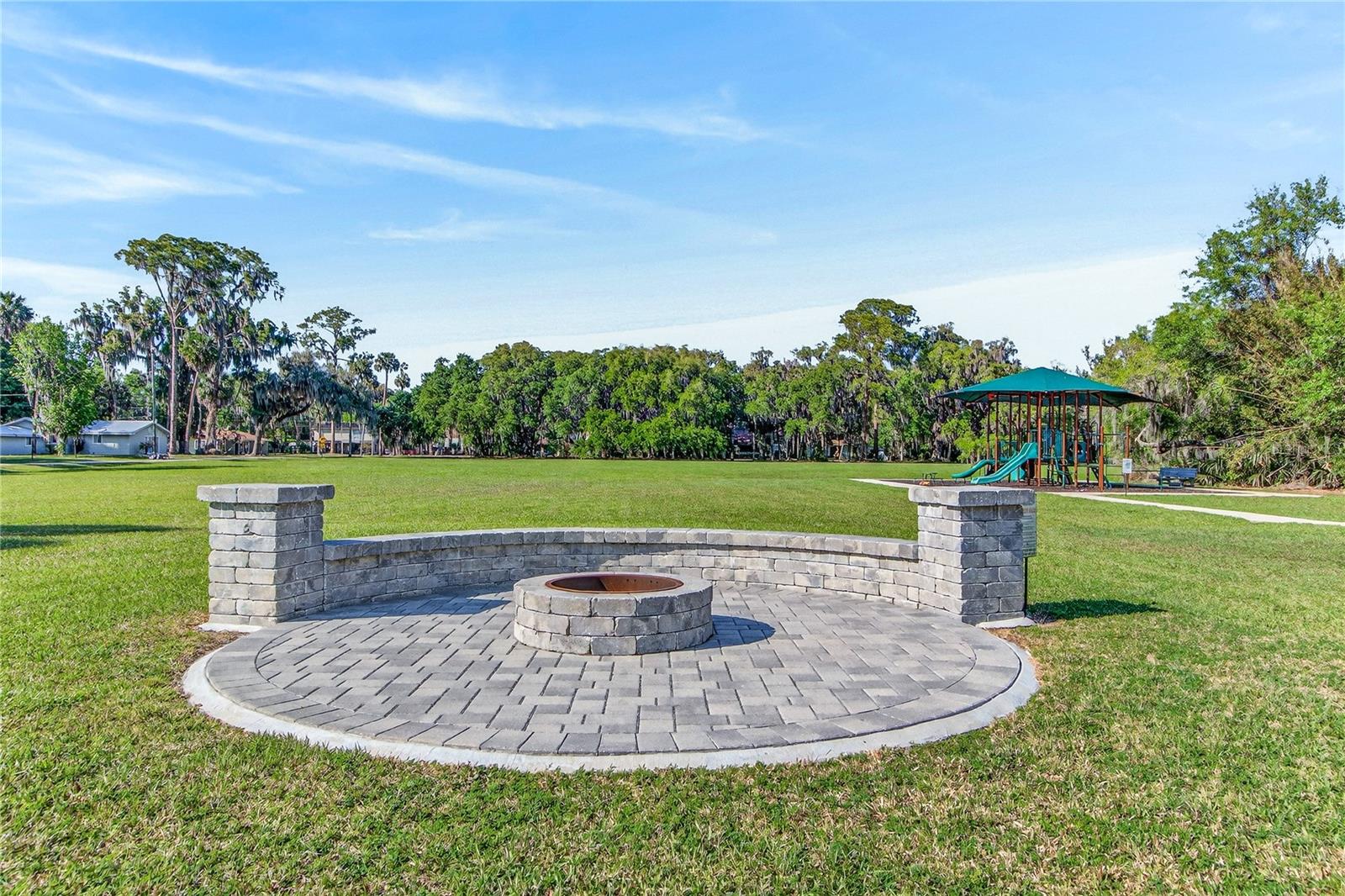 STONE ISLAND ESTATES - Residential