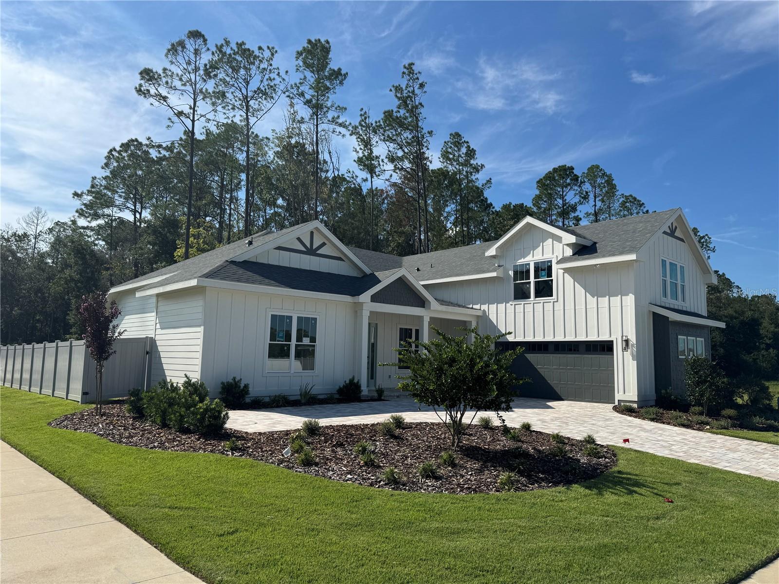 LAUREATE VILLAGE - Residential