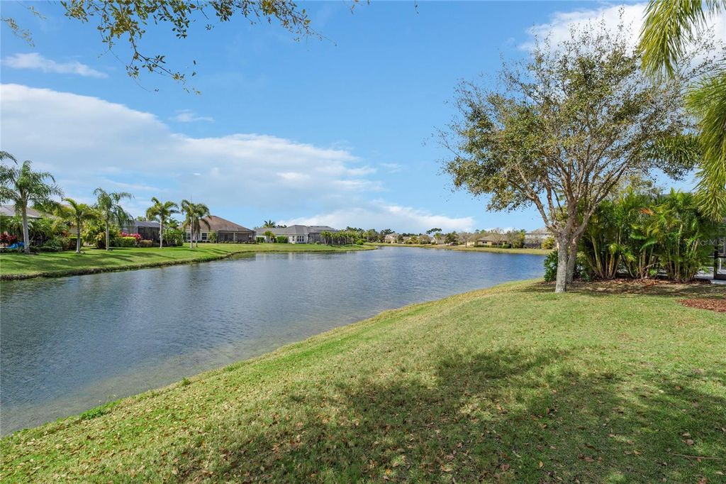 Photo of 12187 Longview Lake Circle, Bradenton, FL 34211 (MLS # A4685351)