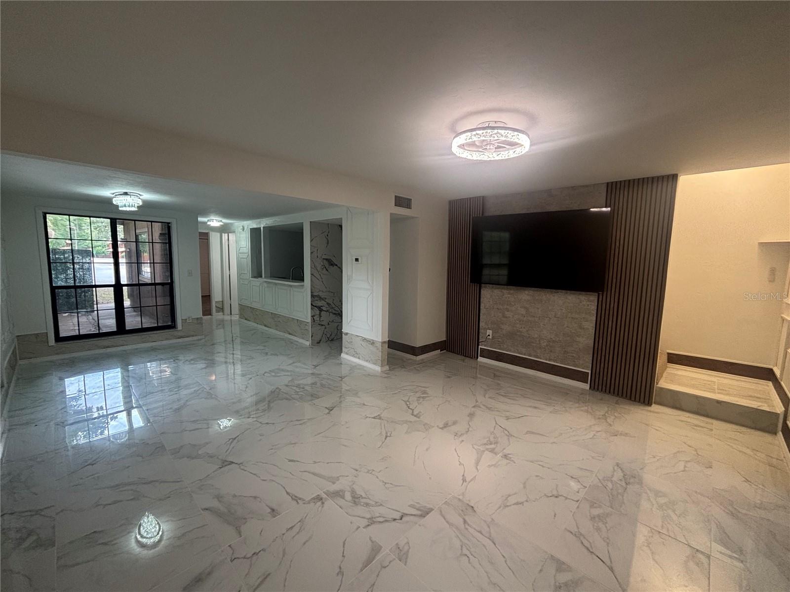 5720 SW 8 PLACE