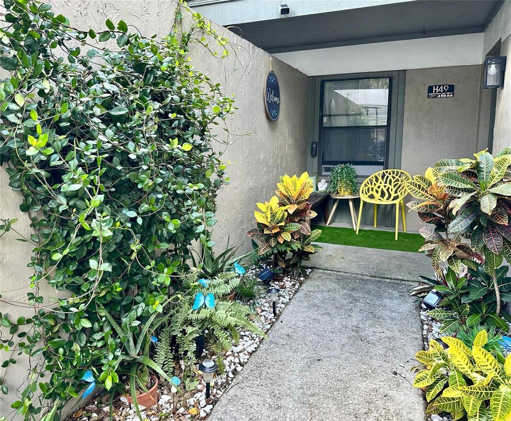 Photo of 7200 SW 8th Avenue #H49, Gainesville, FL 32607 (MLS # GC533840)