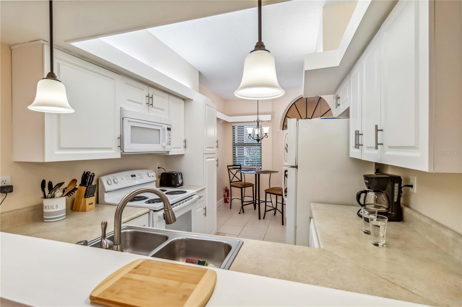 ASHTON LAKES 01 & 02 - Residential Lease
