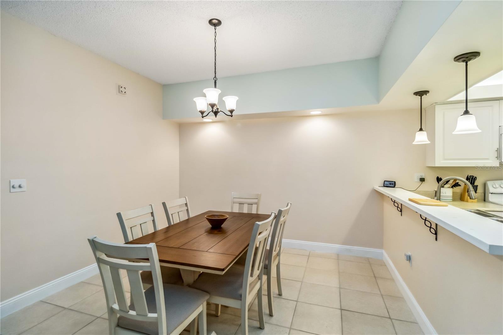 ASHTON LAKES 01 & 02 - Residential Lease