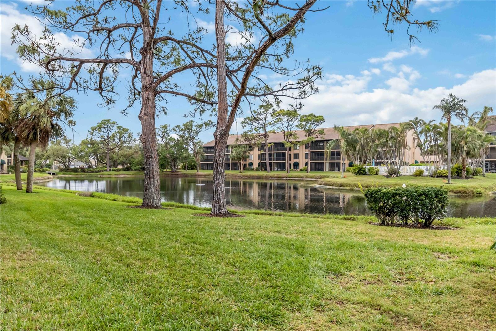 ASHTON LAKES 01 & 02 - Residential Lease