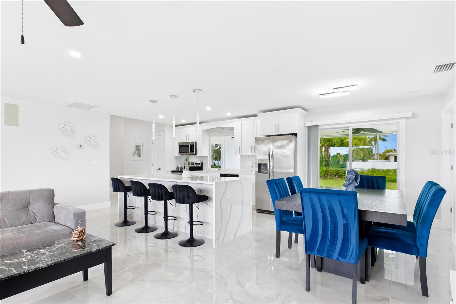 256 SE SANTA BARBARA PLACE