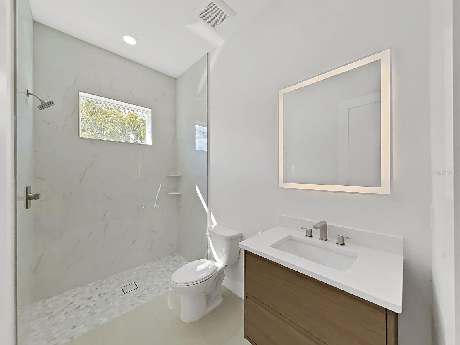 SIMMONS CRYSTAL LAKE - Residential