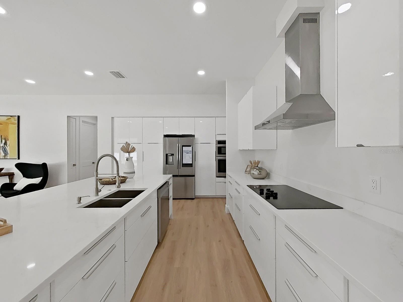 SIMMONS CRYSTAL LAKE - Residential