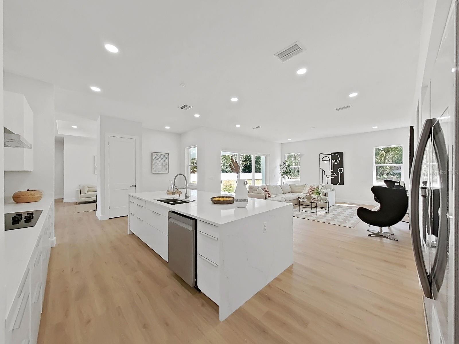 SIMMONS CRYSTAL LAKE - Residential