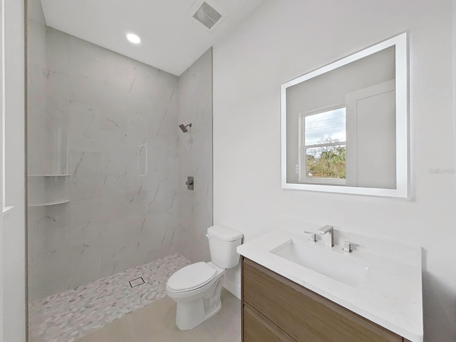 SIMMONS CRYSTAL LAKE - Residential