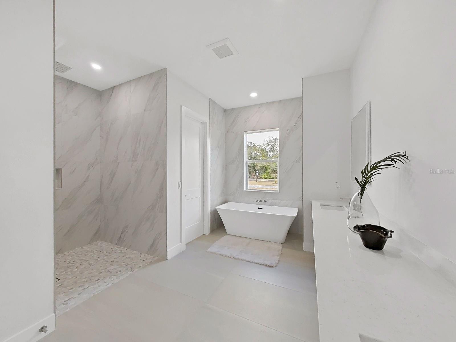 SIMMONS CRYSTAL LAKE - Residential