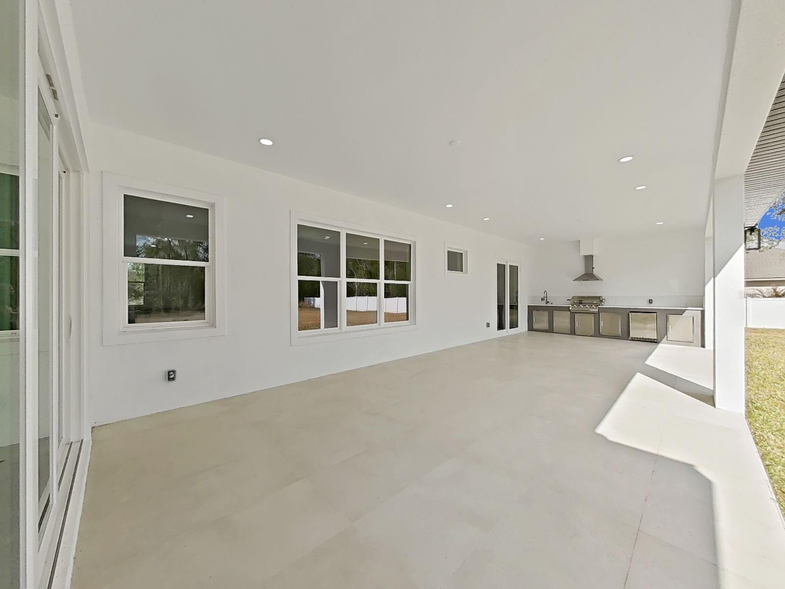 SIMMONS CRYSTAL LAKE - Residential