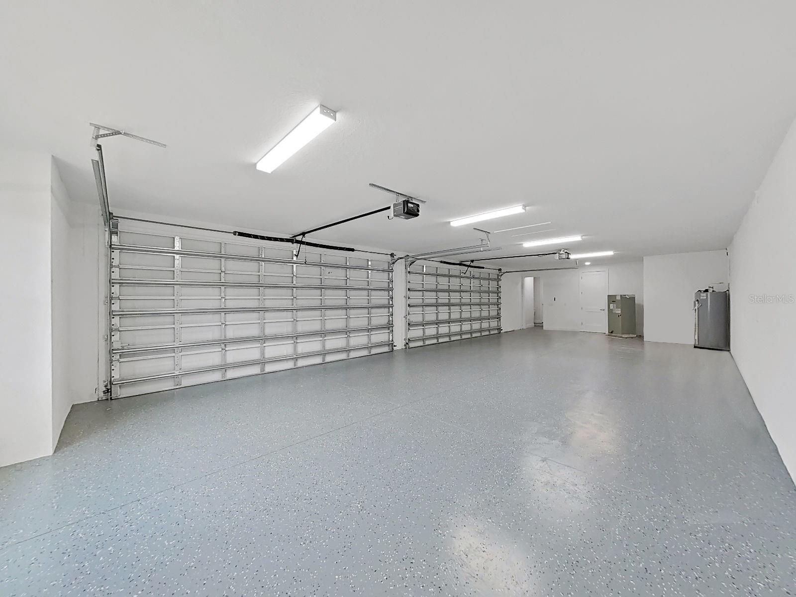 SIMMONS CRYSTAL LAKE - Residential