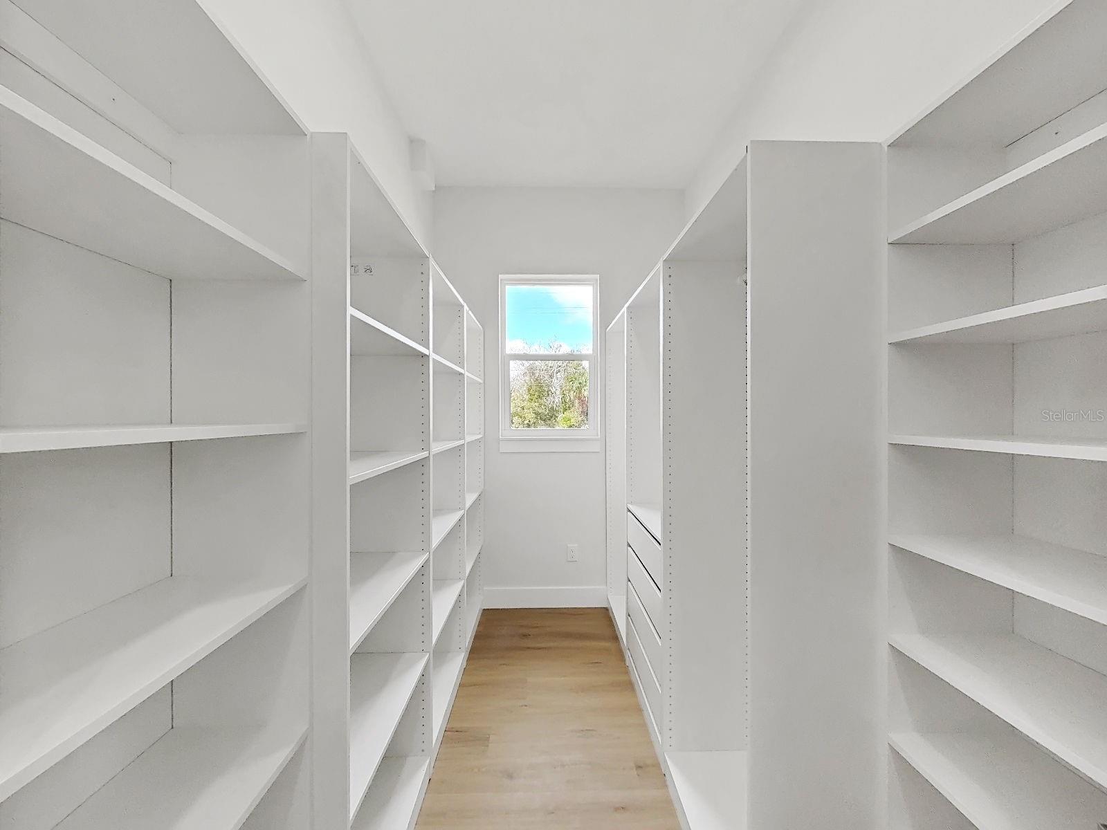 SIMMONS CRYSTAL LAKE - Residential