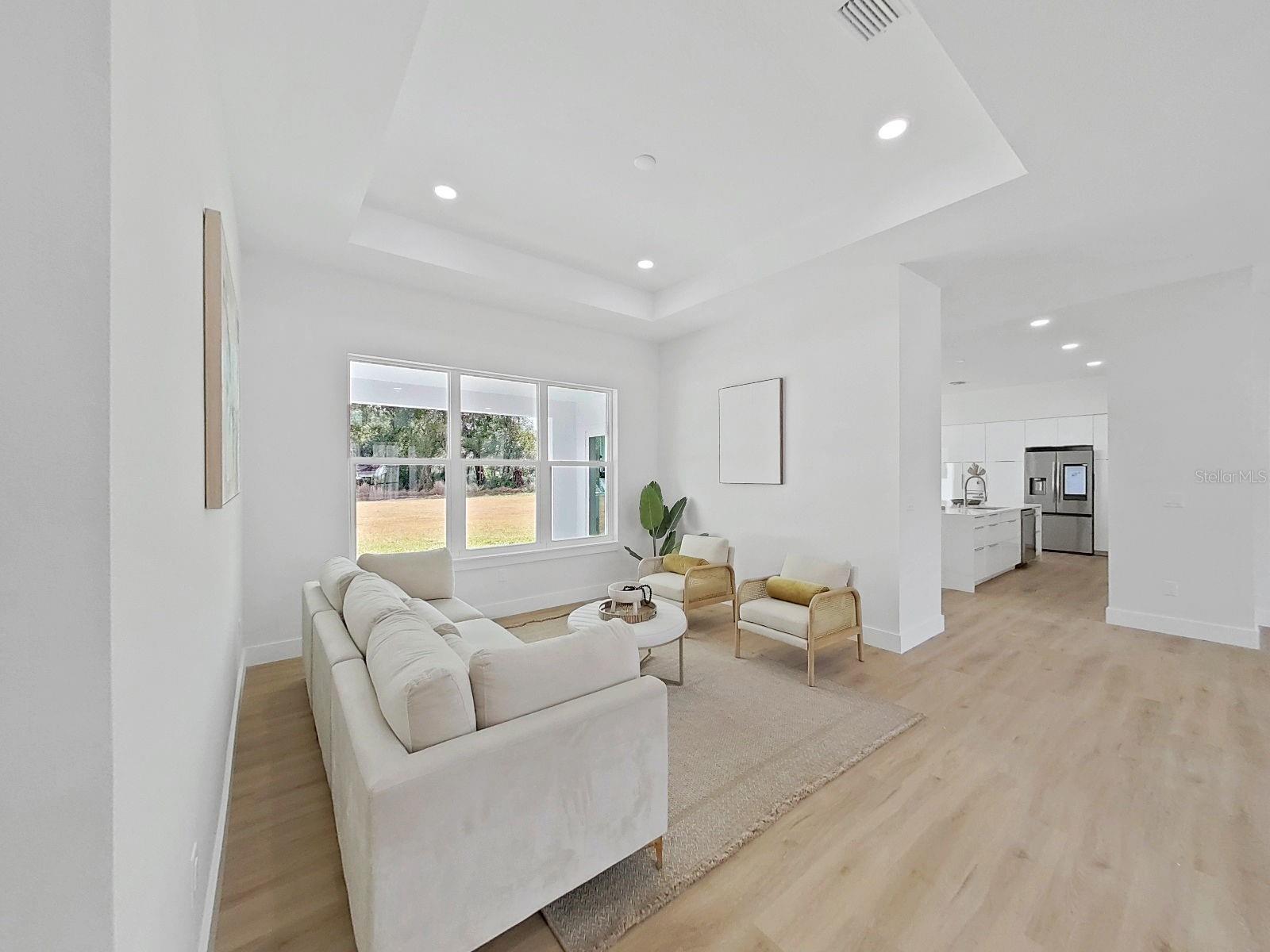 SIMMONS CRYSTAL LAKE - Residential