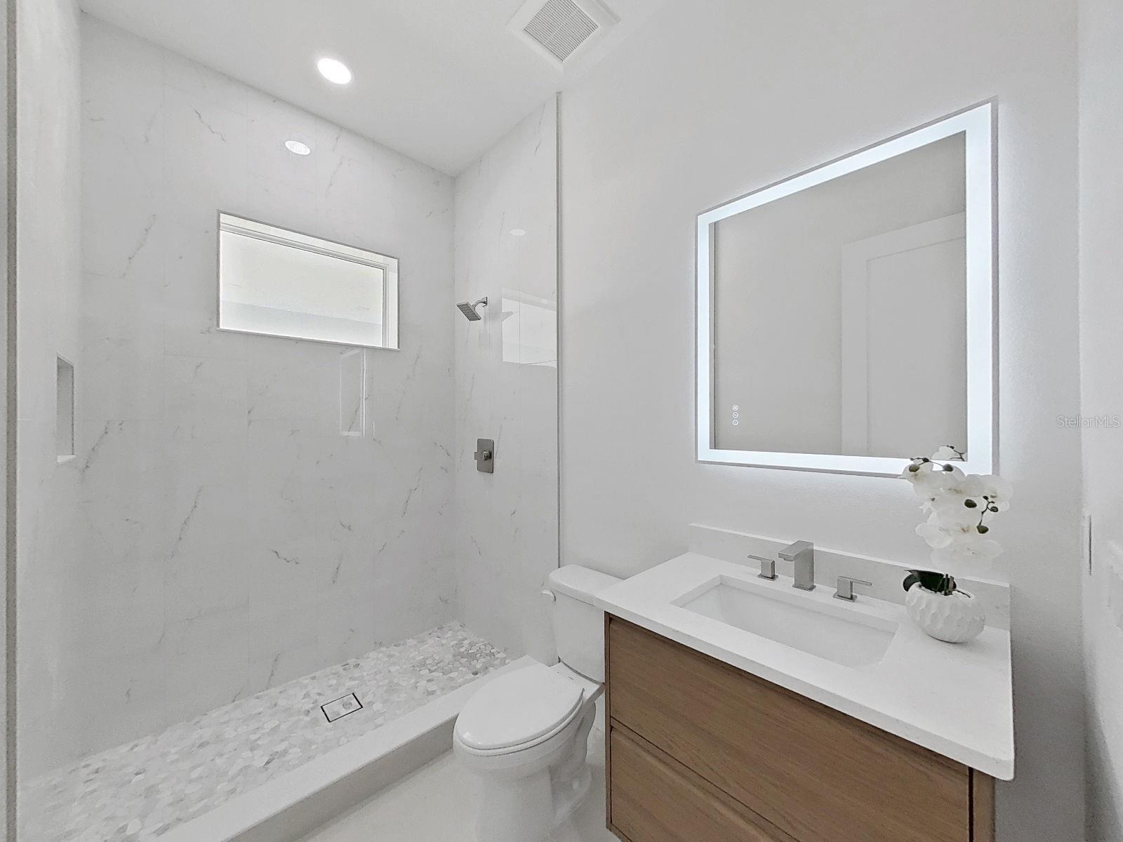 SIMMONS CRYSTAL LAKE - Residential