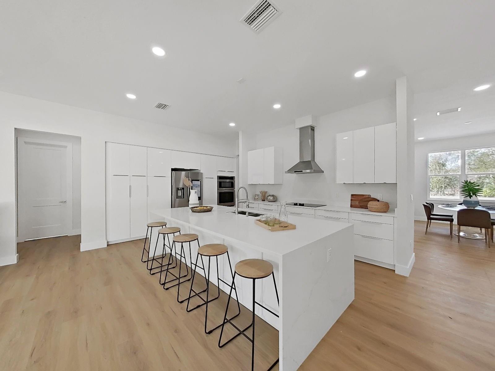 SIMMONS CRYSTAL LAKE - Residential