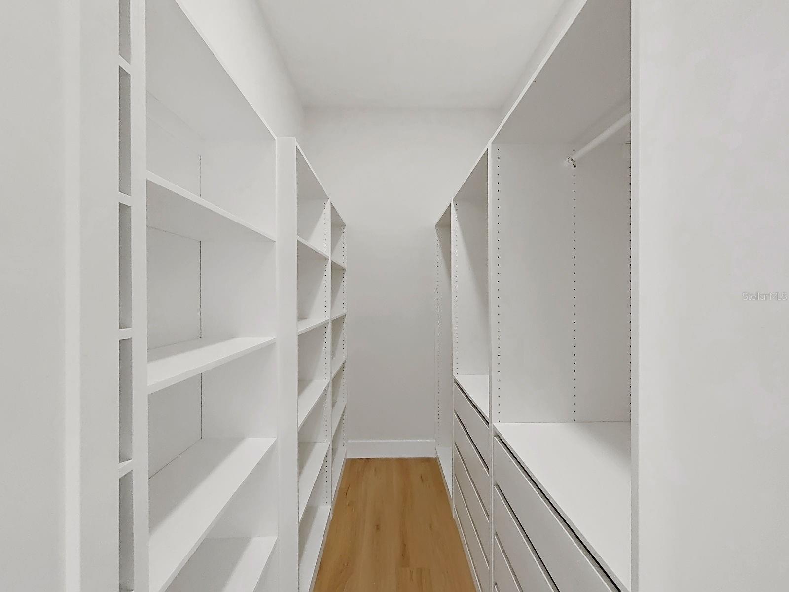 SIMMONS CRYSTAL LAKE - Residential