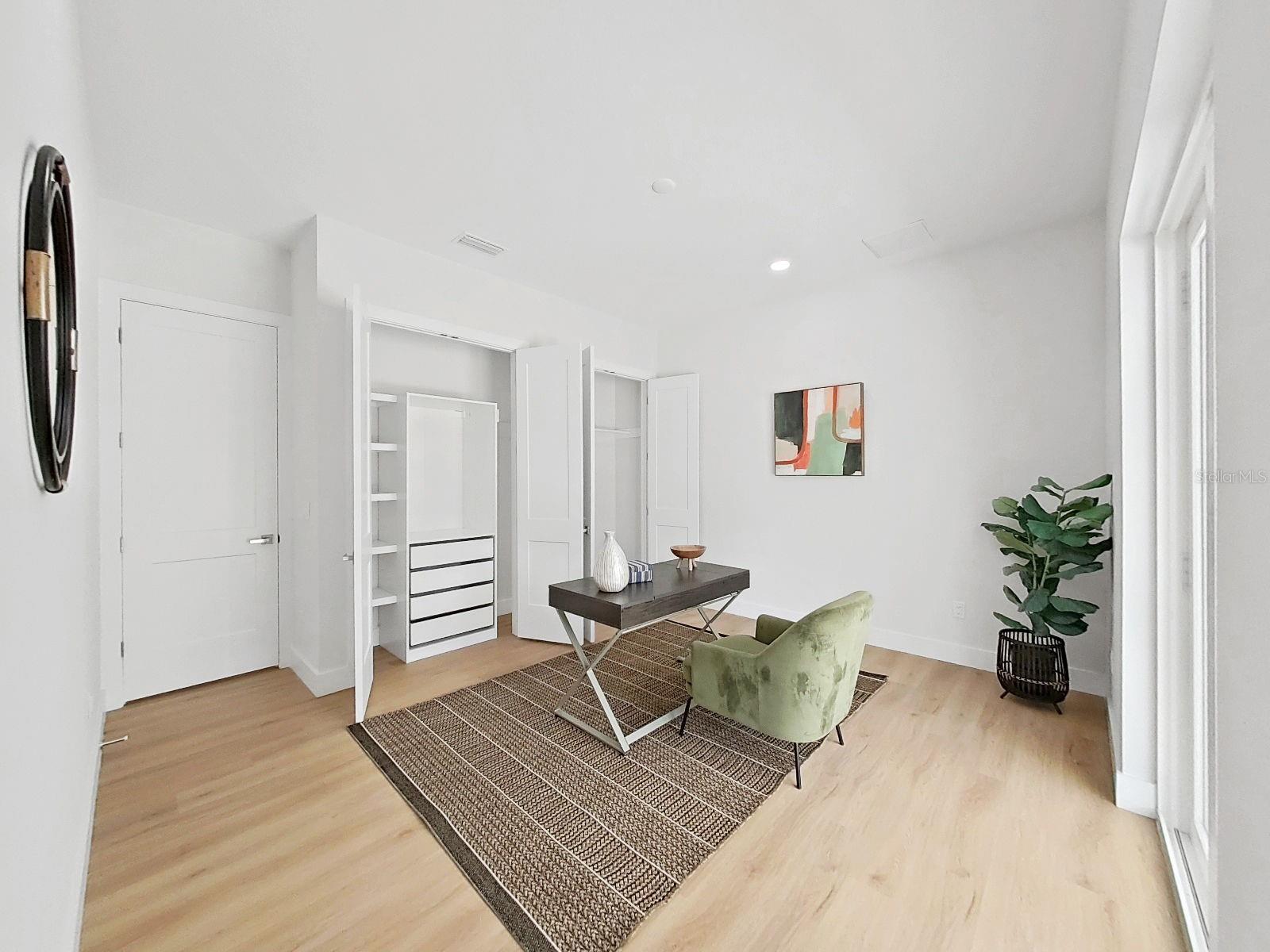 SIMMONS CRYSTAL LAKE - Residential