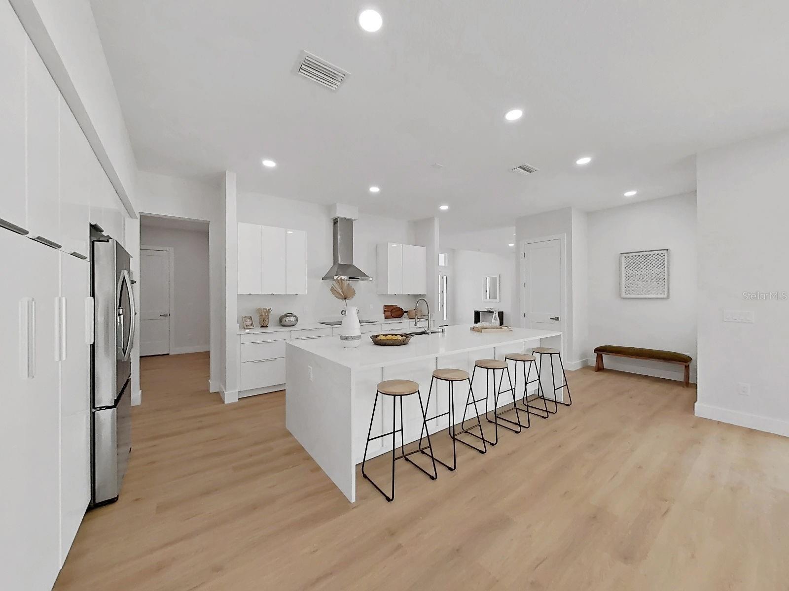 SIMMONS CRYSTAL LAKE - Residential