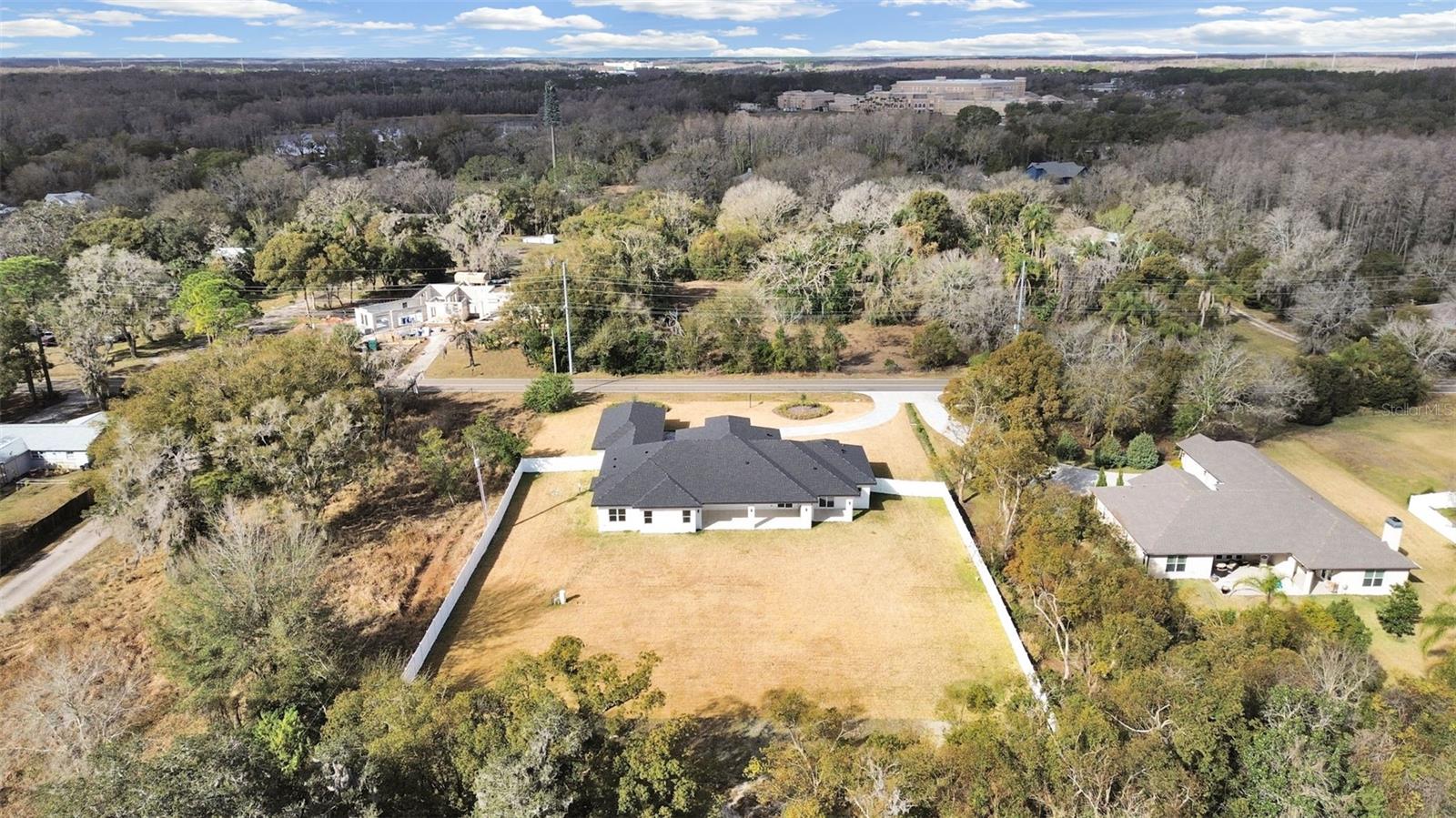 SIMMONS CRYSTAL LAKE - Residential