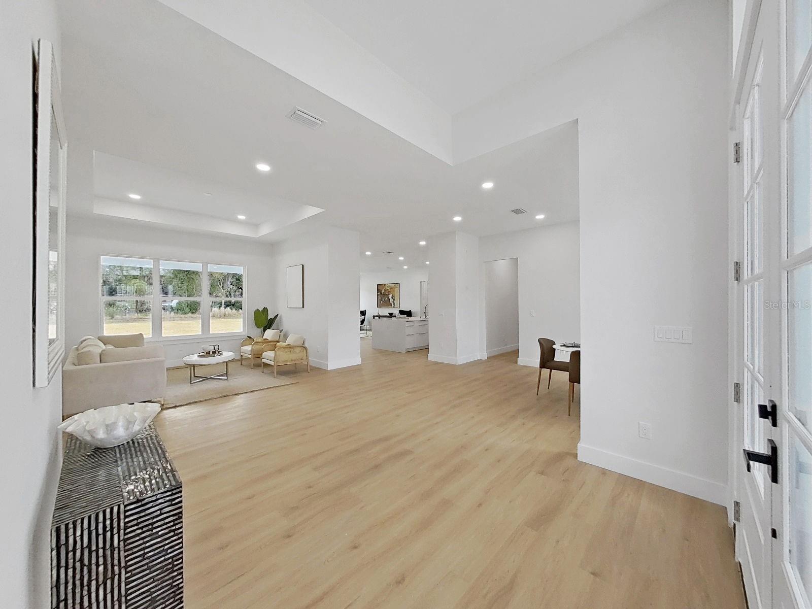 SIMMONS CRYSTAL LAKE - Residential