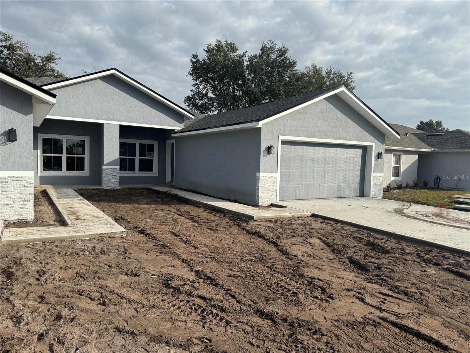 04 FAIRWAYS - Residential Income