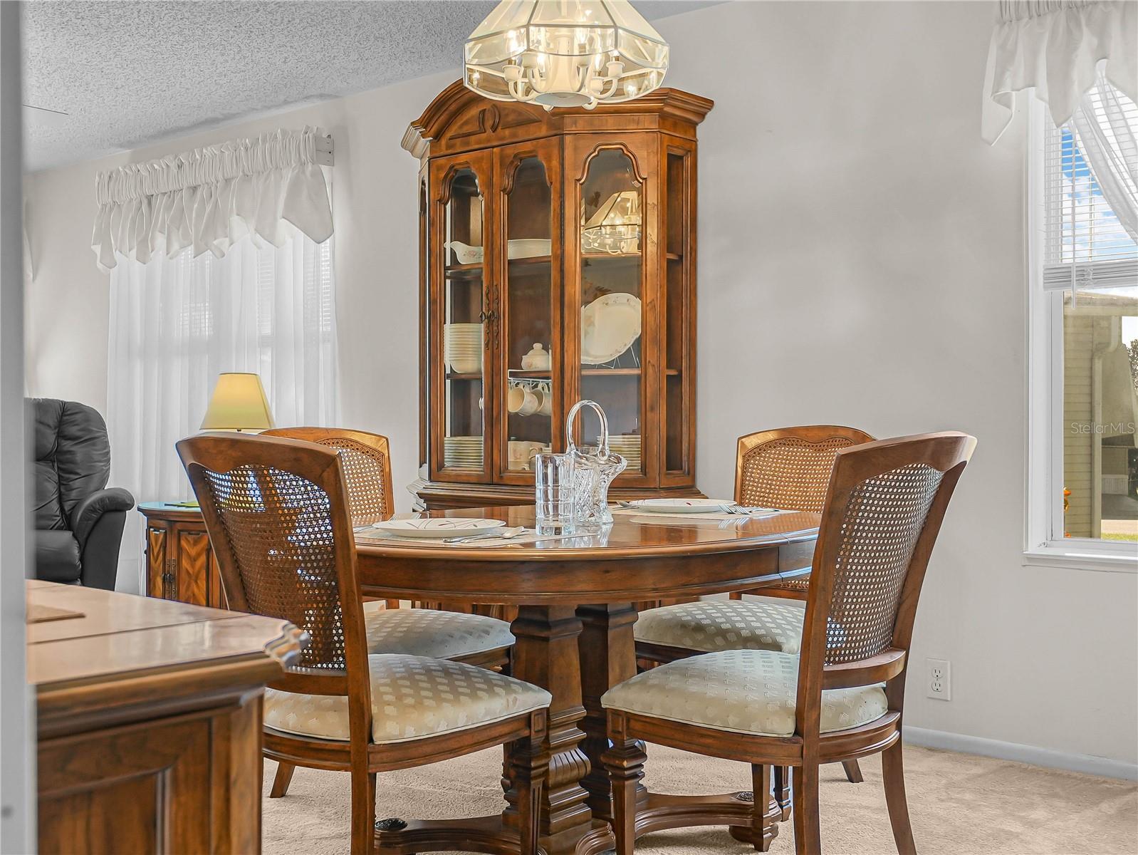 SADDLEBAG LAKE - Residential