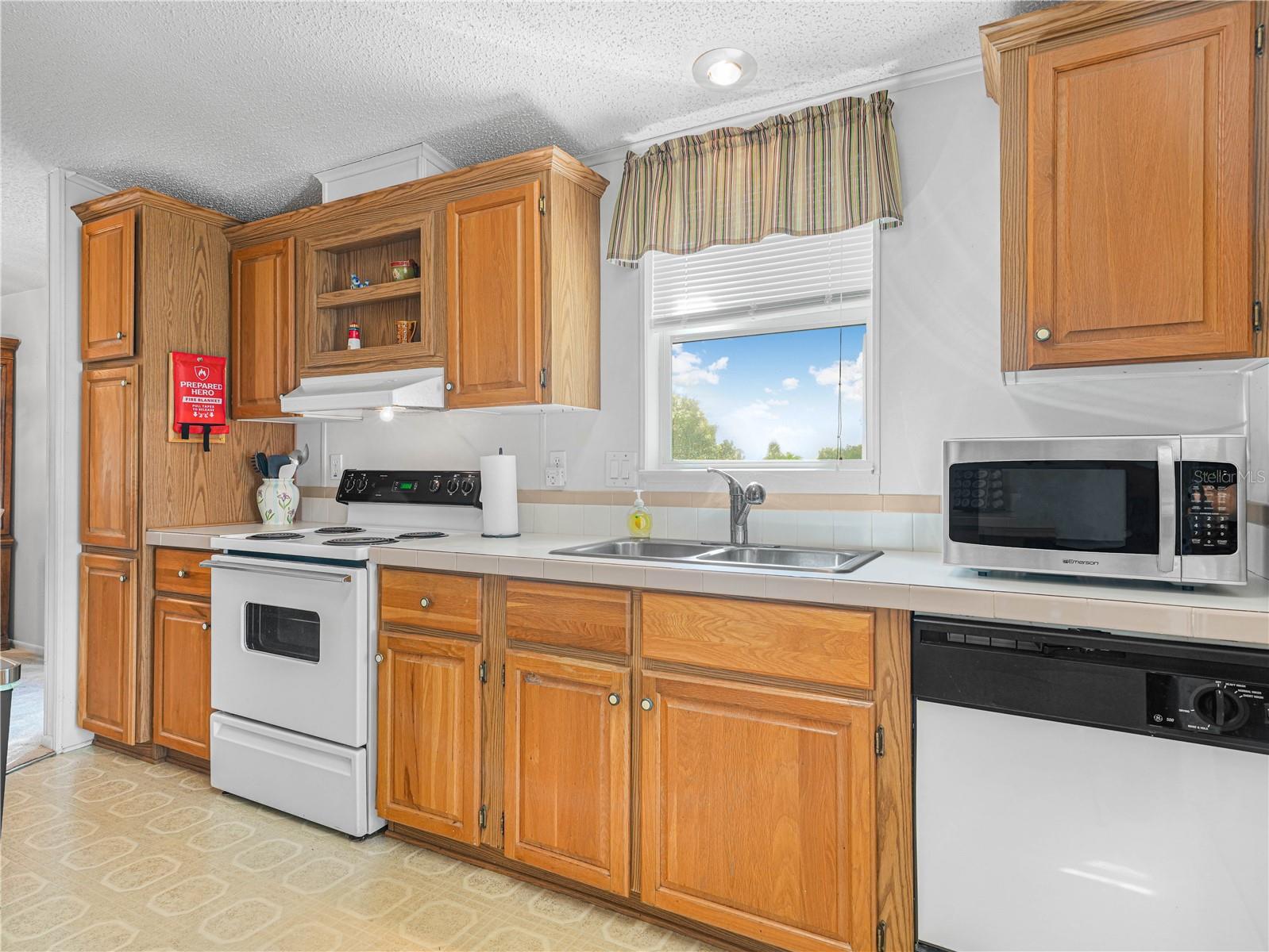 SADDLEBAG LAKE - Residential