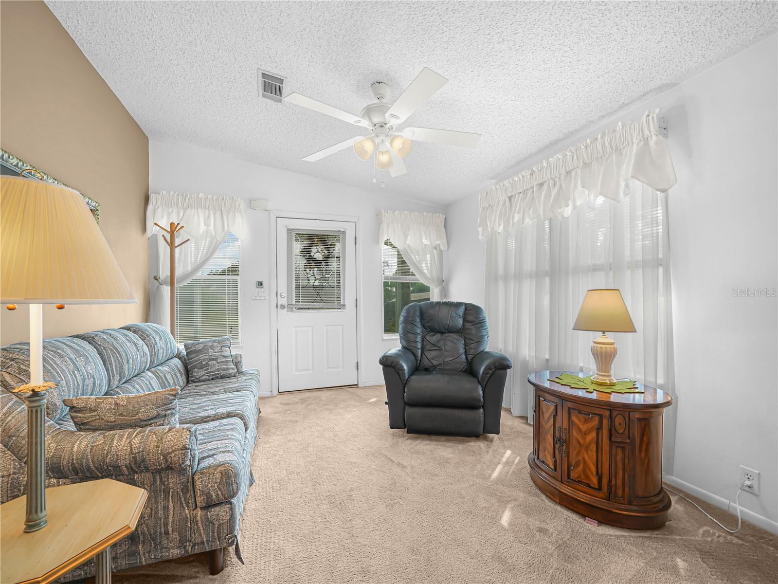 SADDLEBAG LAKE - Residential