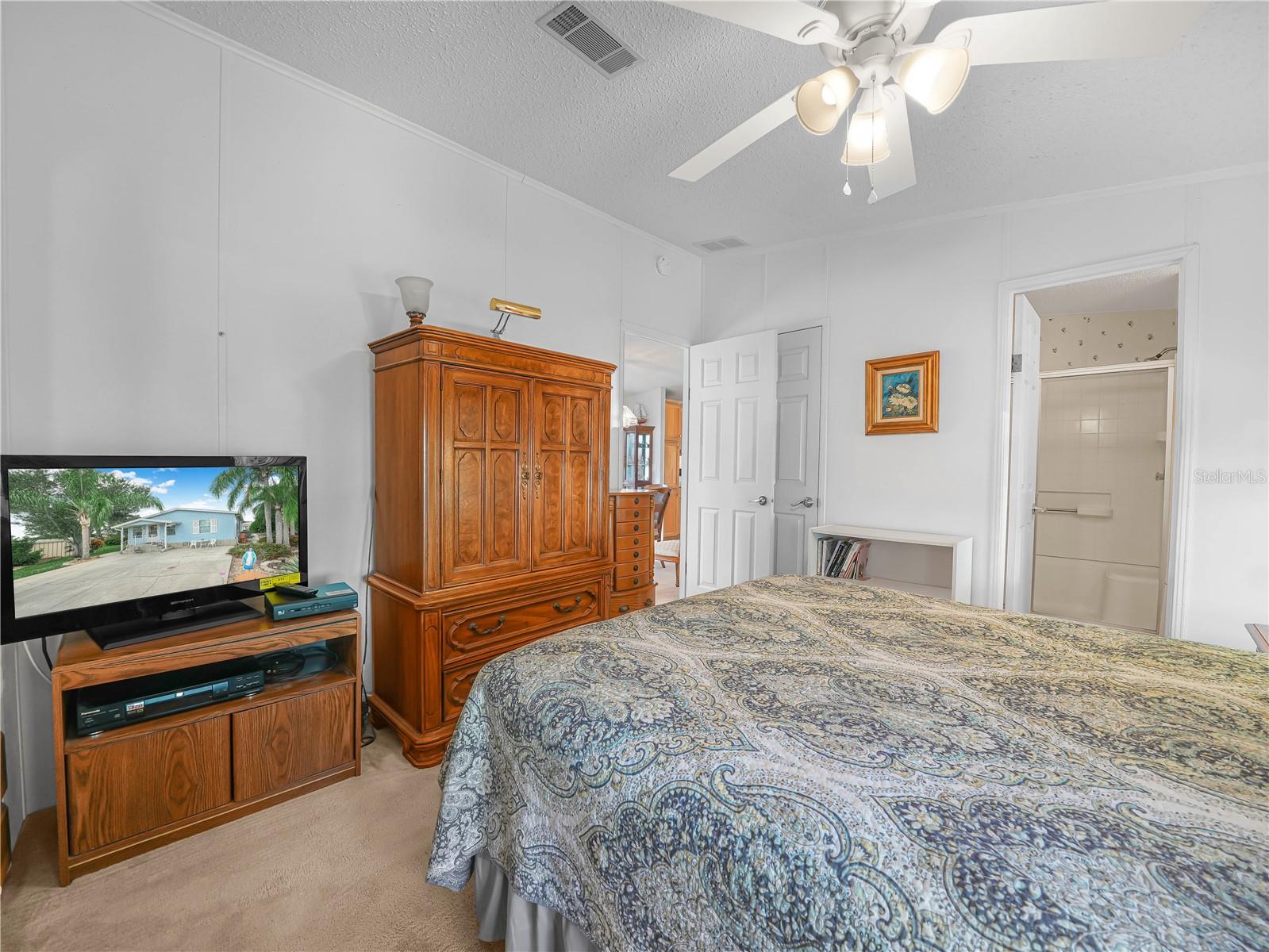 SADDLEBAG LAKE - Residential