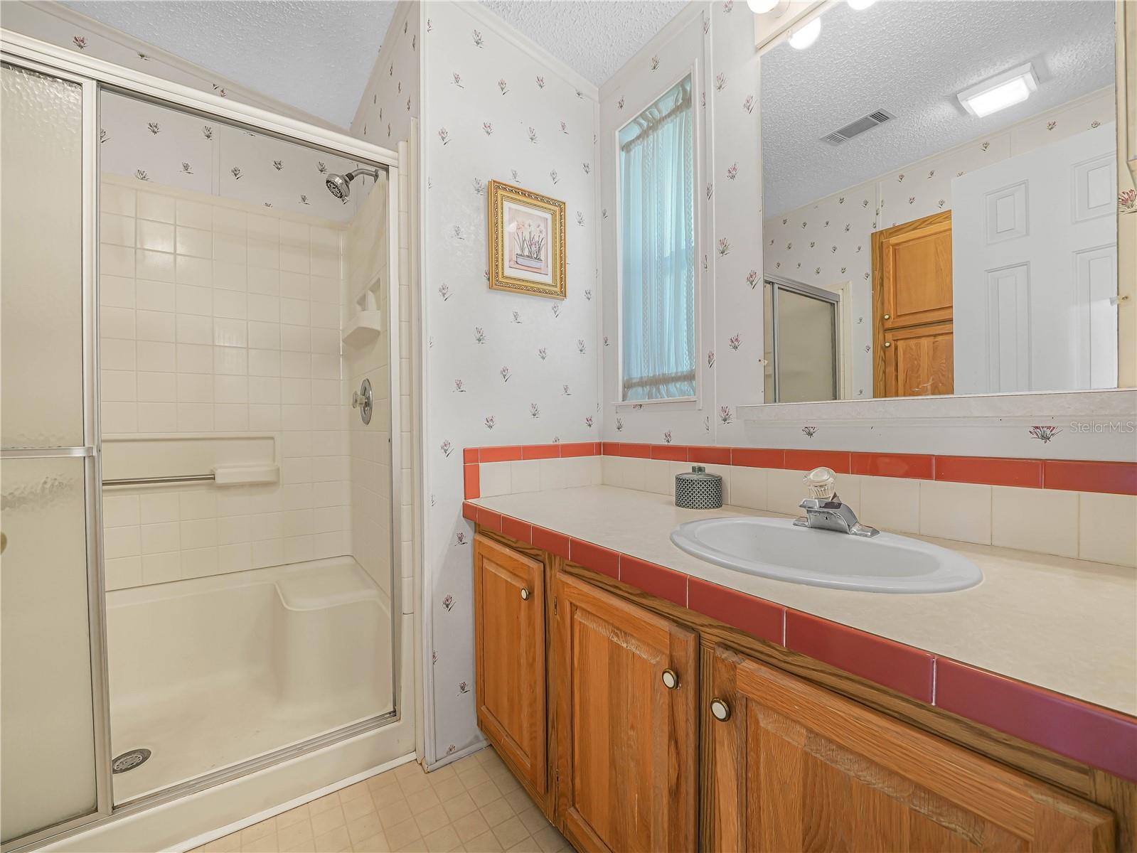 SADDLEBAG LAKE - Residential