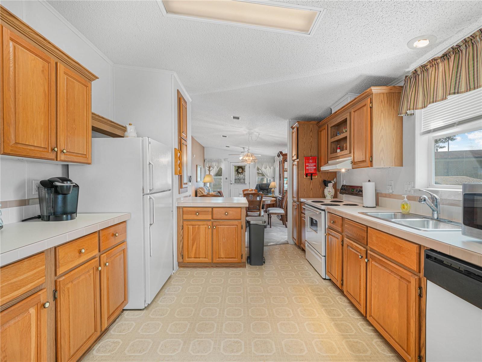 SADDLEBAG LAKE - Residential